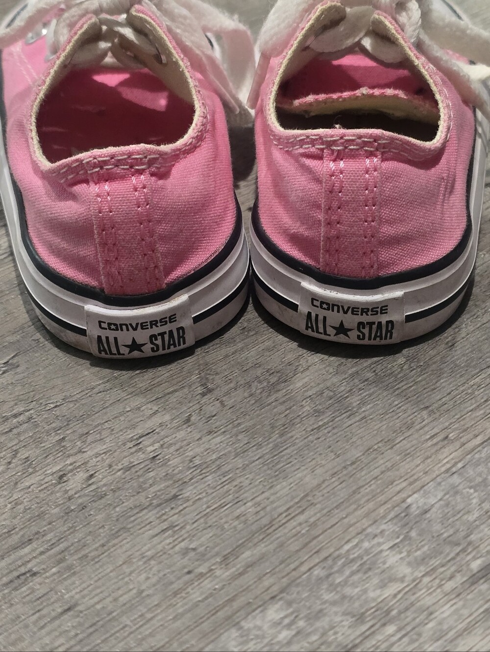 Pink Converse - Picture 2 of 4